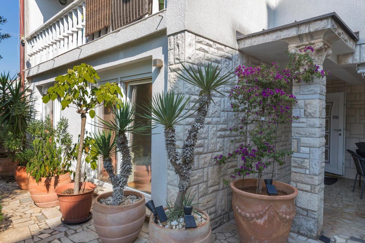Apartments Villa Lungomare Pola Esterno foto