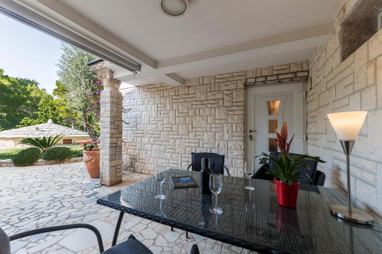 Apartments Villa Lungomare Pola Esterno foto
